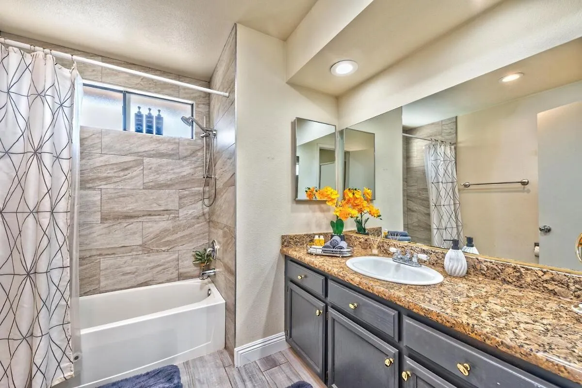 הוילה לאס וגאס Treasure Bay-3Br Pool & Hot Tub Oasis Near T Strip בית נופש